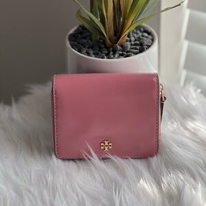 Tory Burch  Emerson patent wallet pink ginger